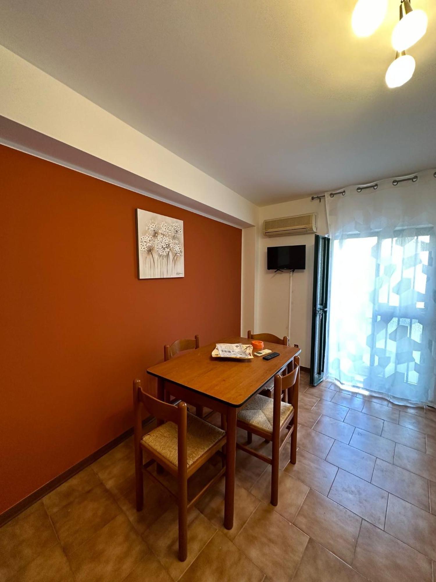 Nino's Apartment *