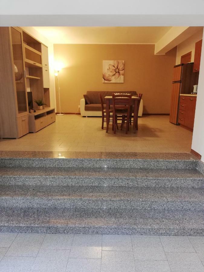 Nino's Apartment *